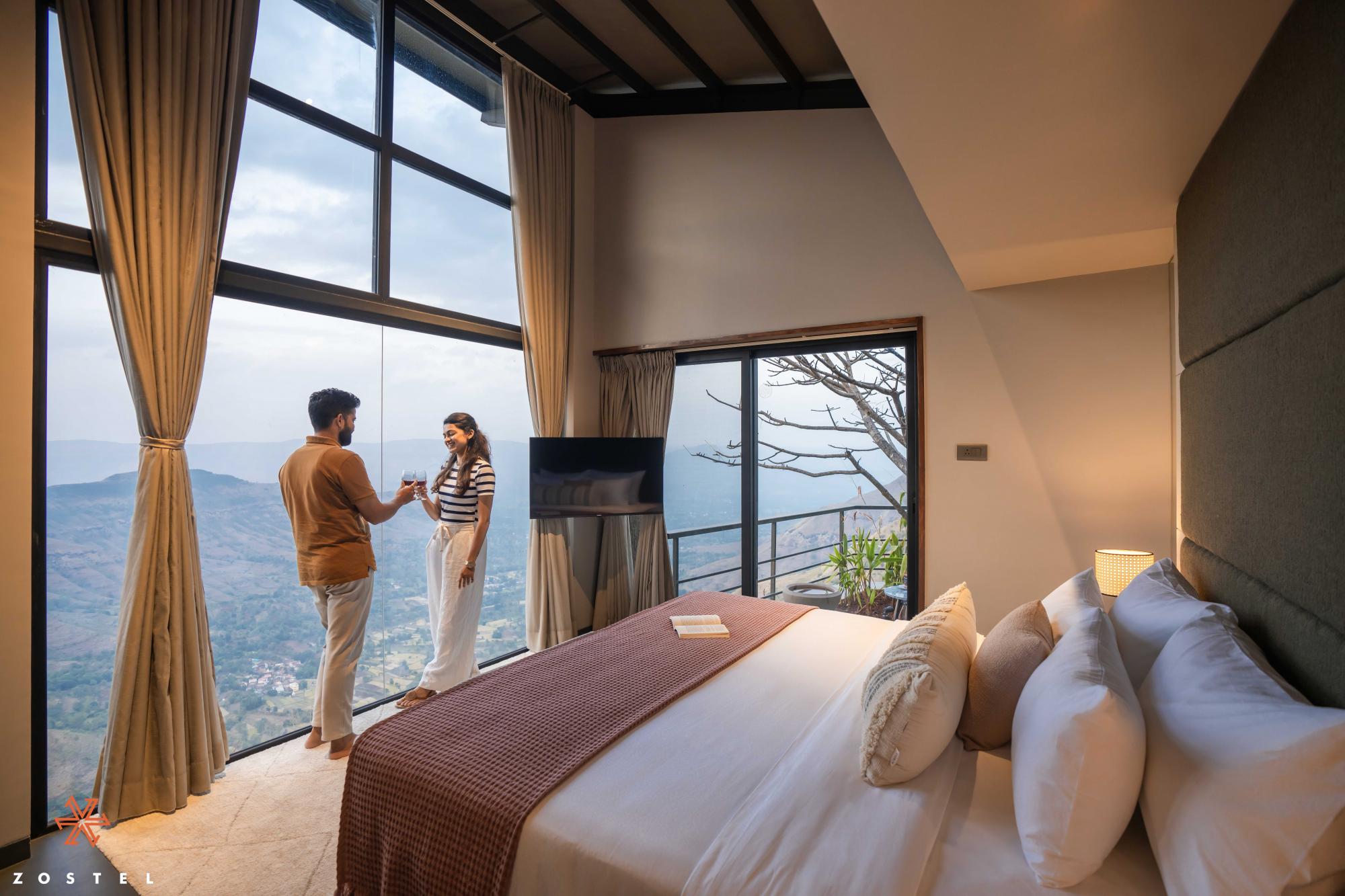 zostel-plus-panchgani-executive-suite-with-_Yj4TUDu